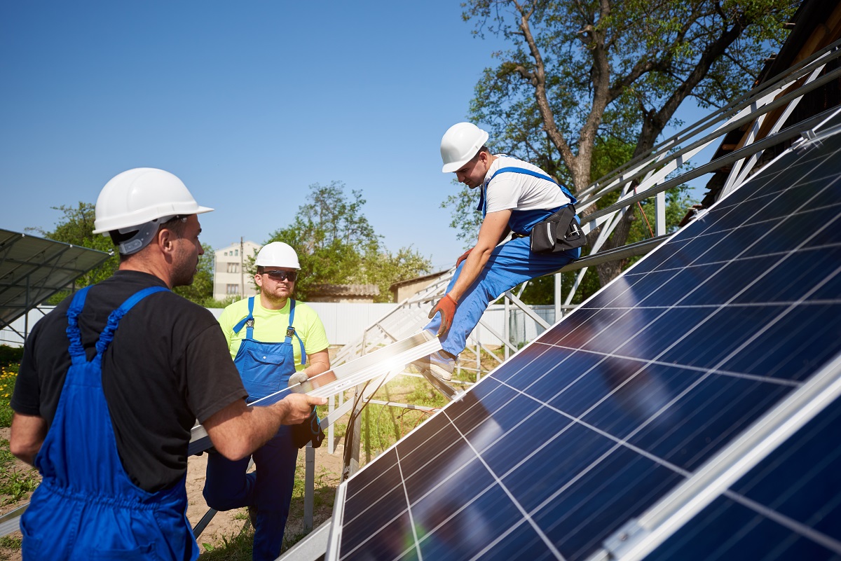 Solarni bum u Njemačkoj: Potrebni monteri solarnih panela uz atraktivnu platu od 3.880 eura!