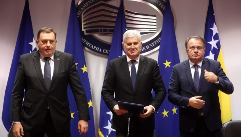 Dodik postavio ultimatum Trojci: Ukoliko ambasadore i Schmidta ne proglasimo neprijateljima BiH, ponudit ćemo se SDA