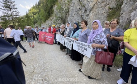 Obilježavanje godišnjice strijeljanja logoraša na Korićanskim stijenama