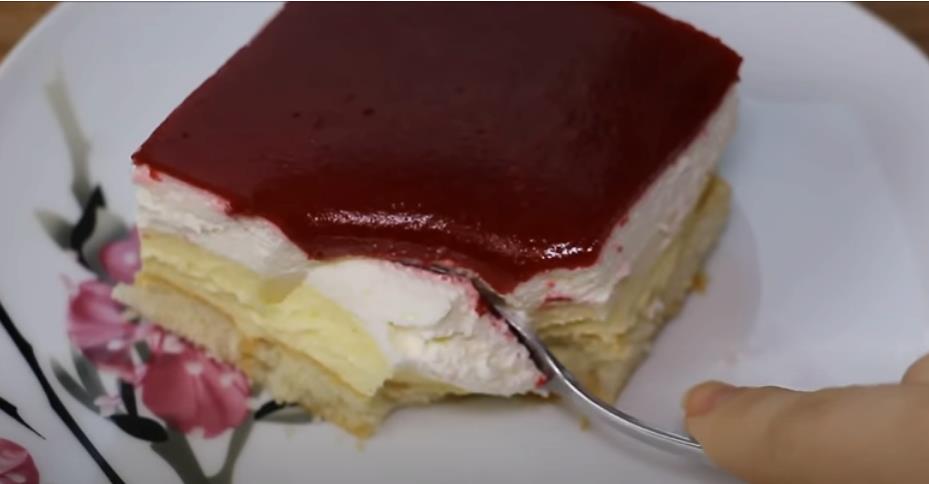 Recept za kremaste kocke sa preljevom od malina