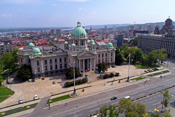 U Skupštini Srbije smrtno stradao radnik dok je popravljao lift