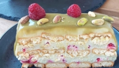 Okus koji očarava: Torta od malina, pistacija i plazme