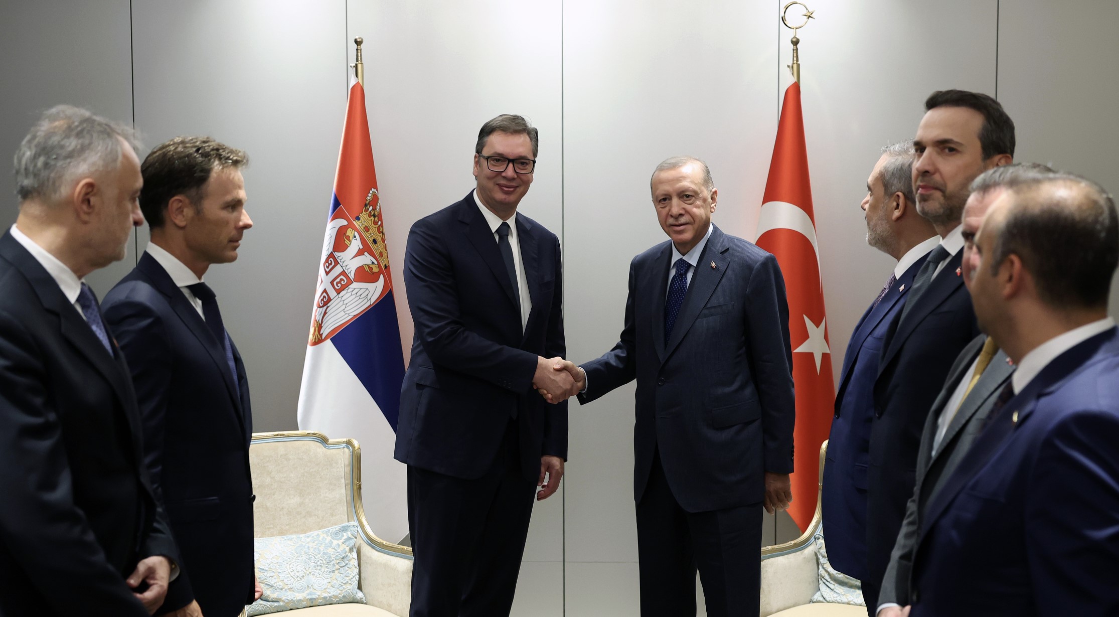 Vučić objavio o čemu je razgovarao sa Erdoganom