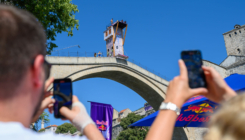 Mostar: Carlos Gimeno i Molly Carlson pobjednici skokova Red Bull Cliff Diving