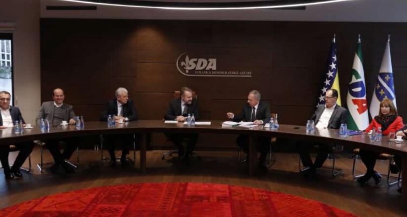 SDA: Komšić i Bećirović moraju organizovati sastanak kako bi probosanske snage dale jedinstven odgovor