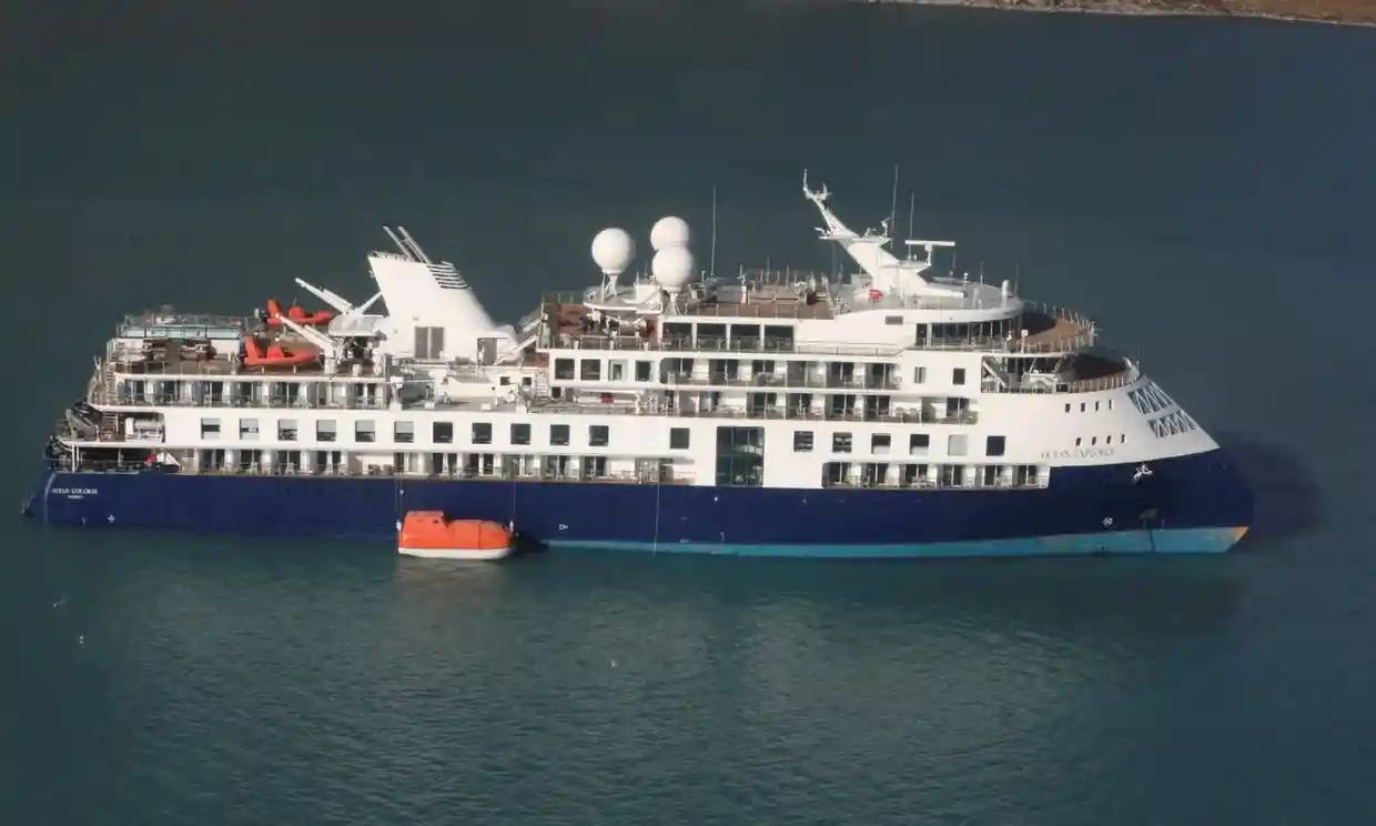 Luksuzni brod sa 206 ljudi danima nasukan na sjeveroistoku Grenlanda