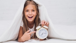 Stručnjakinja otkrila trik koji će pomoći roditeljima vratiti djecu u normalnu rutinu spavanja tokom škole