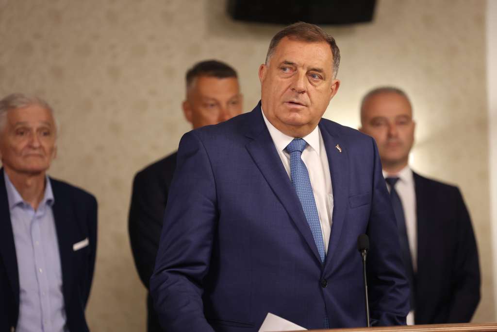 Dodik: Razmišljam da Durakoviću povećam platu