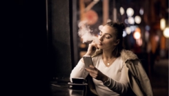Francuska planira zabraniti e-cigarete za jednokratnu upotrebu