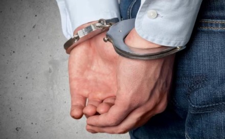 U Srbiji uhapšeno osam osoba zbog trgovine uticajem, među njima i sekretar Ministarstva prosvjete