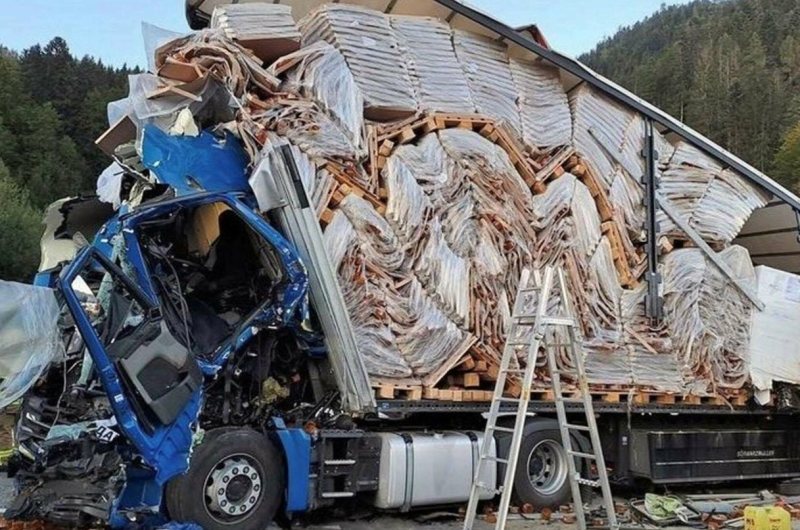 Vozač kamiona iz BiH podlegao povredama nakon teške nesreće u Austriji