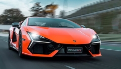 Brži i agresivniji: Pogledajte kako juri novi Lamborghini Revuelto