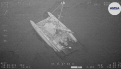 Kod australske obale spašena tri mornara nakon napada ajkula na njihov čamac
