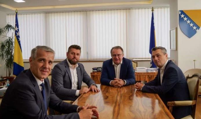 Nikšić i Dizdar na sastanku s Durakovićem i Duratovićem: U vrhu prioriteta je pomoć povratnicima