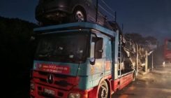 Na magistralnom putu Cetinje - Podgorica izgorio šleper sa devet automobila