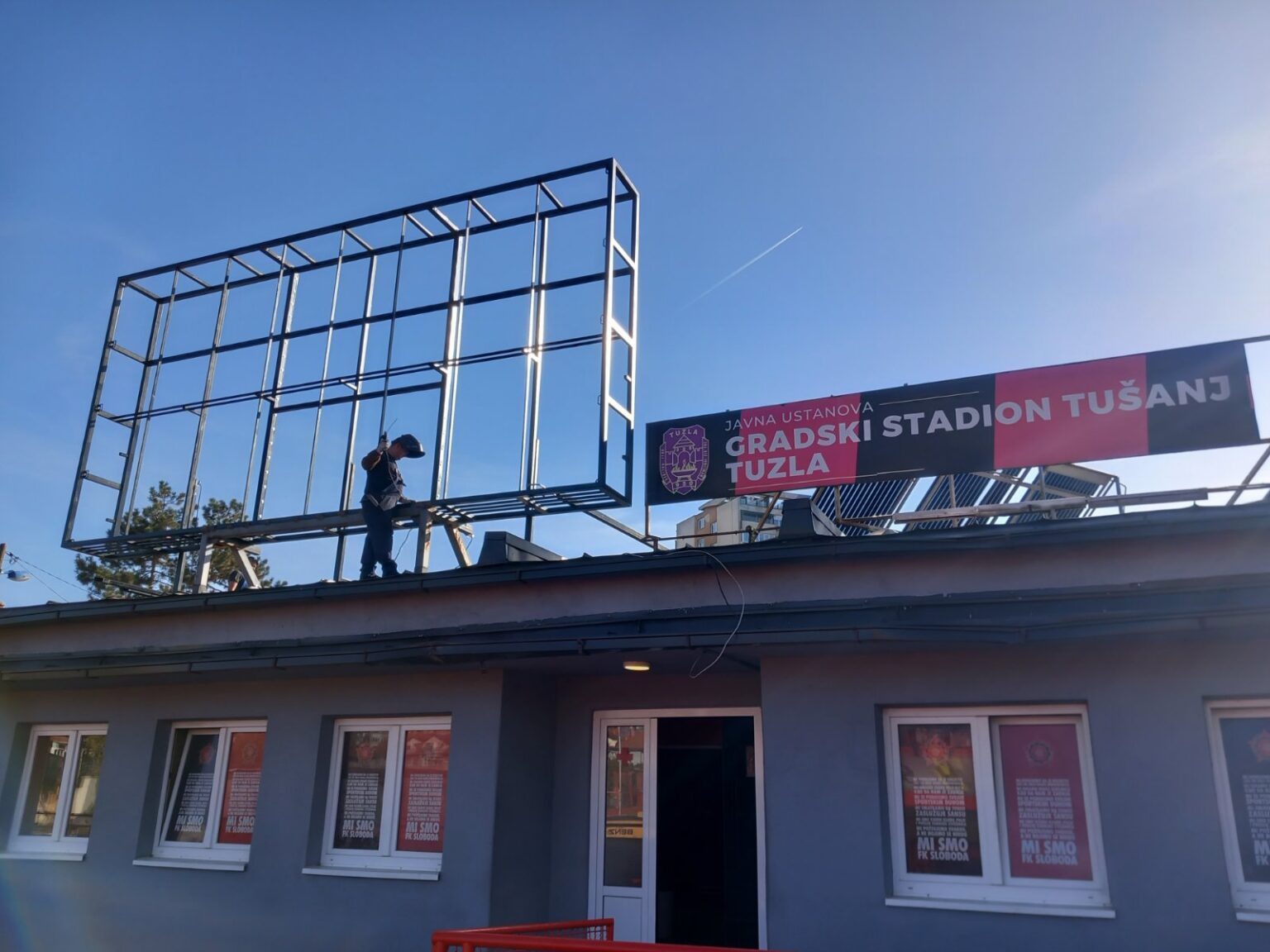 Stadion Tušanj dobija novi LED semafor