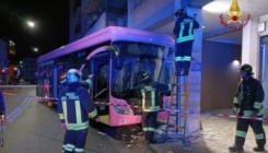 Električni autobus u Veneciji sletio s ceste, 15 ozlijeđenih