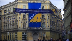 Kada ćemo konačno naučiti: Zastava Bosne i Hercegovine iznad Vječne vatre postavljena naopako