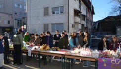 Održan Humanitarni bazar u Brčkom, prikupljena sredstva idu za Dom za nezbrinutu djecu Tuzla