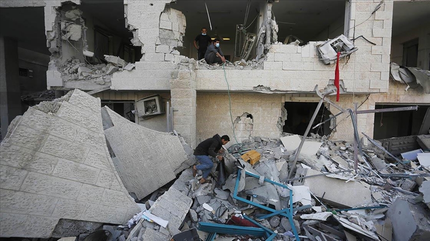 Ispod ruševina u Gazi spašen petogodišnjak