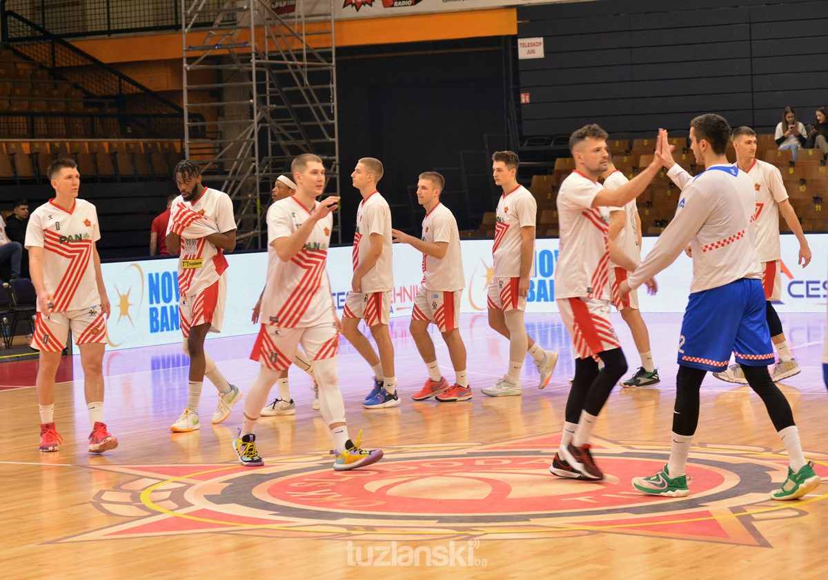 Košarkaši Slobode igraju važnu utakmicu protiv Mladosti