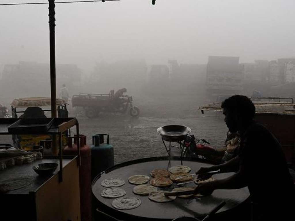 Pakistan koristi umjetnu kišu za borbu protiv smoga