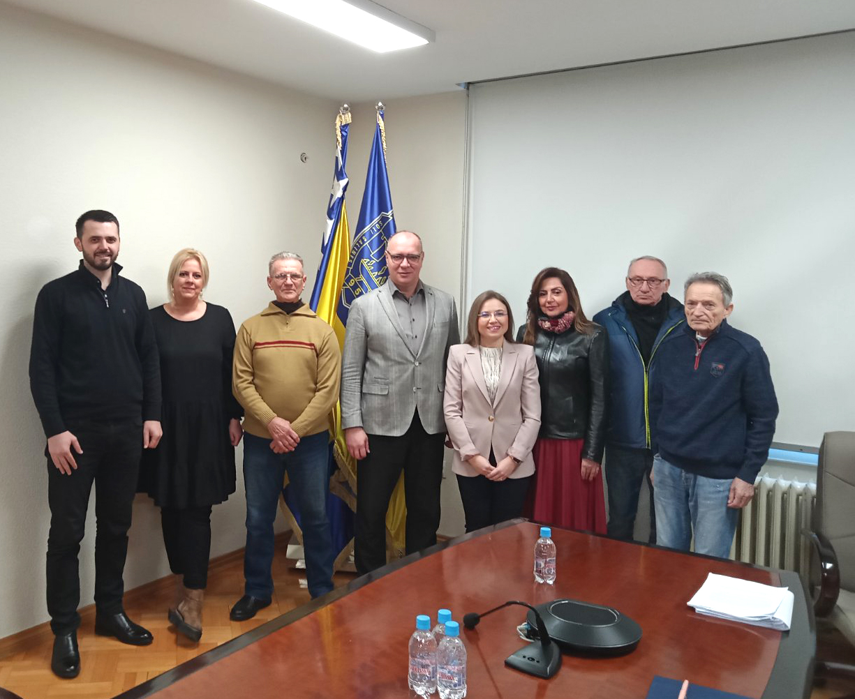 Gradonačelnik Lugavić razgovarao sa predstavnicima Udruženja traheotomiranih osoba Tuzla