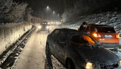 Saobraćajna nesreća u Čaklovićima, uzrok proklizavanje vozila