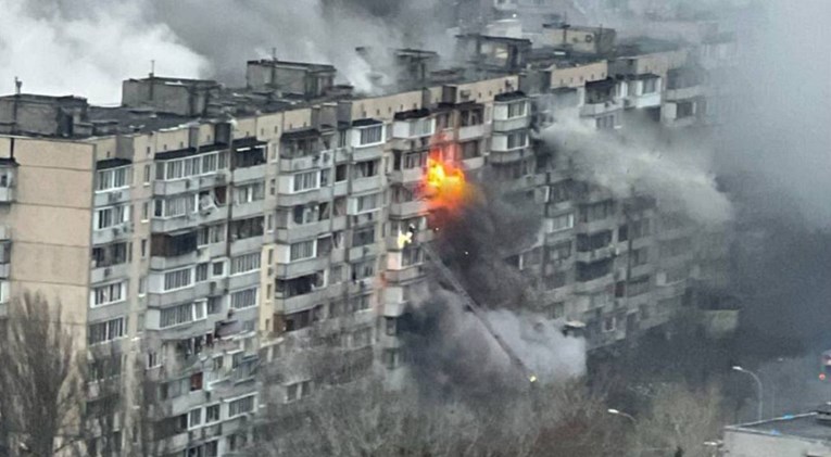 Masovni raketni napadi: Rusija žestoko raketirala Harkiv i Kijev