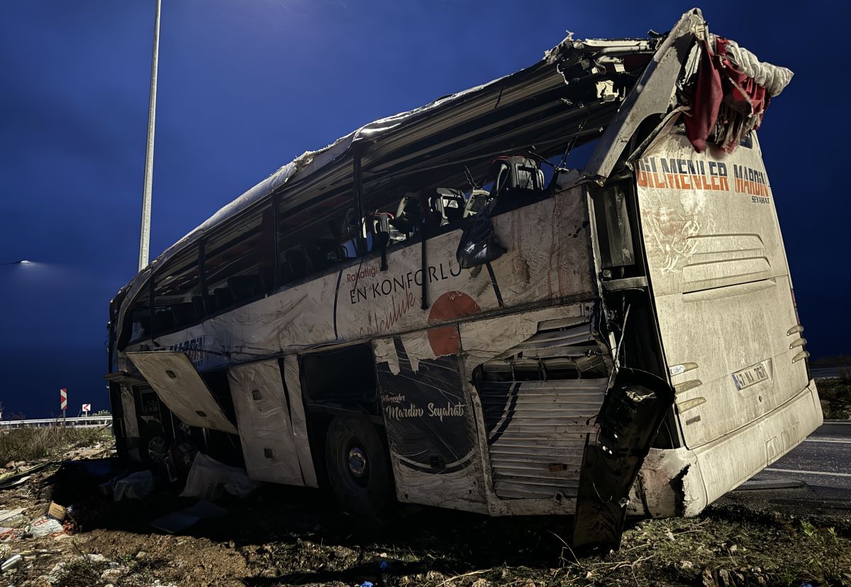 U prevrtanju autobusa u Turskoj poginulo devet osoba, 30 povrijeđeno