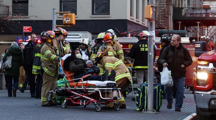 U sudaru vozova u metrou u New Yorku povrijeđene 24 osobe