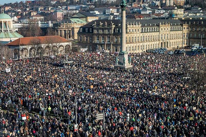 Više od 100.000 ljudi na protestima u Njemačkoj: Odbranimo demokratiju, nacisti napolje