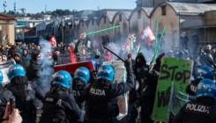 Sukob policije i demonstranata na sajmu nakita u Italiji