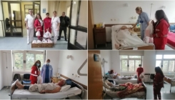 Dan bolesnika: Predstavnici Crvenog križa Tuzla uručili poklone pacijentima u UKC-u Tuzla