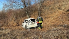 Žena teško povrijeđena u saobraćajnoj nezgodi na prevoju Banj Brdo kod Tuzle