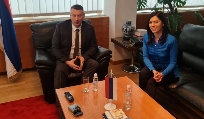 Nakon što je psovala ispred suda BiH: Sanja Vulić dobila policijsku zaštitu, Nešić kaže da je izložena uvredama