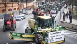 Španski farmeri blokirali autoputeve širom zemlje: "Bez farmera nema hrane"