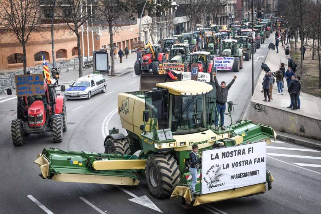 Španski farmeri blokirali autoputeve širom zemlje: "Bez farmera nema hrane"