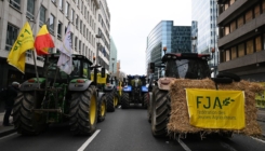 Poljoprivrednici traktorima blokirali Brisel: "Hajde da živimo od svoje profesije"
