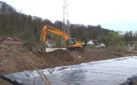 Tema sastanka nadležnih: Da li će biti uklonjen opasni otpad na području bivše fabrike HAK u Tuzli?