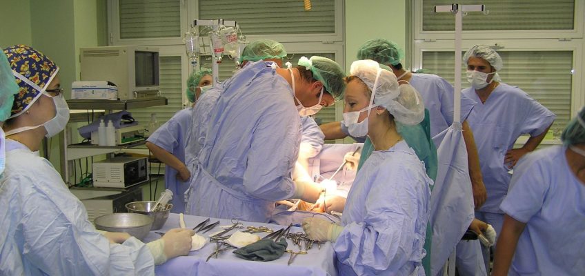 U UKC-u Tuzla uspješno obavljene transplantacije jetre i rožnice