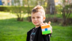 Osmogodišnji genije iz Maglaja: Rubikove kocke sklapa u svega nekoliko sekundi