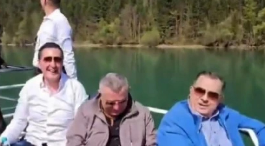 Sramotno: Dodik u društvu Kusturice zapjevao četničku pjesmu posvećenu ratnom zločincu Draži Mihailoviću