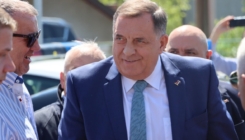 Dodik stigao na novo ročište u Sud BiH, okupljeni uzvikivali "Mile, Mile"