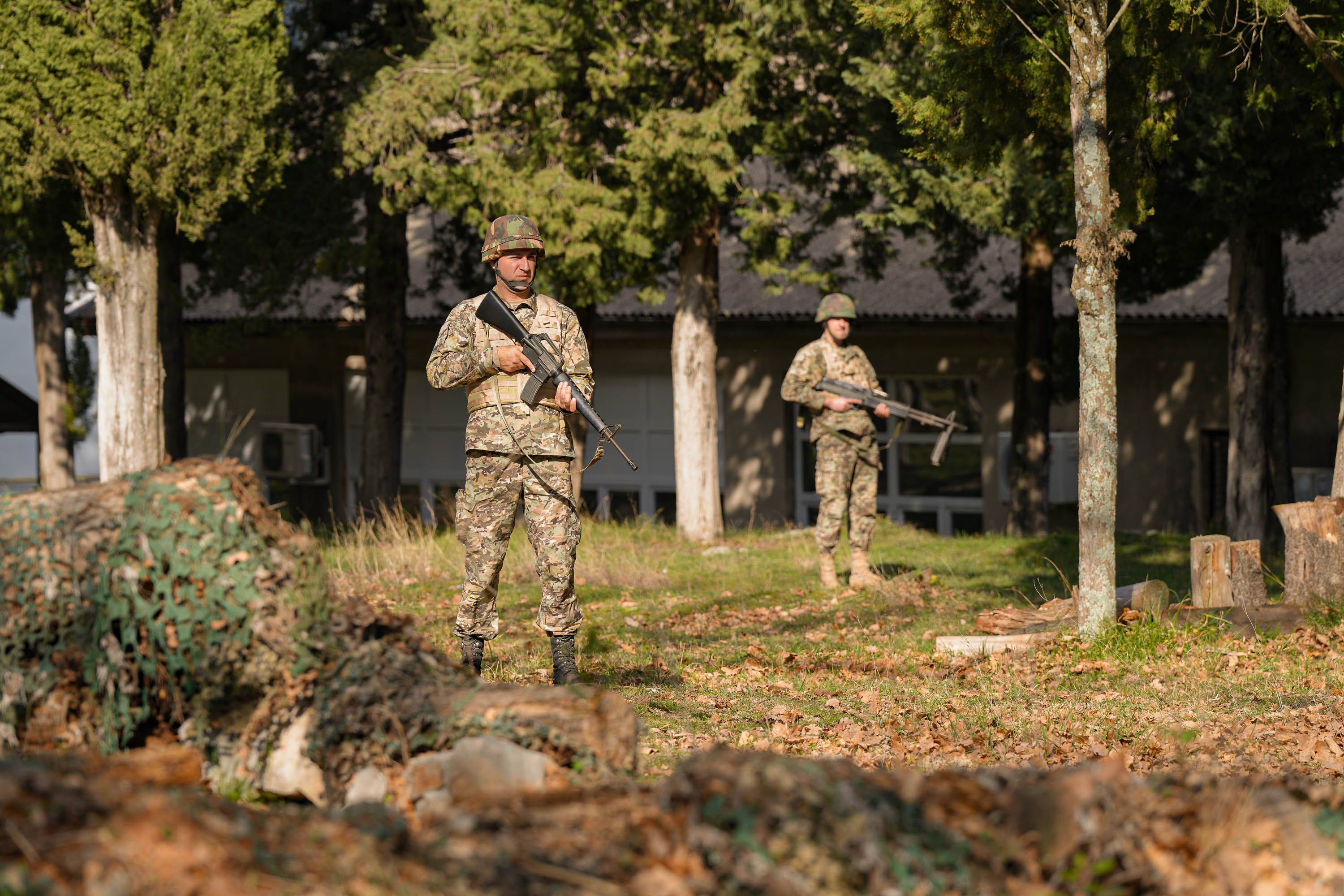 Oružane snage Bosne i Hercegovine brane životne vrijednosti: Heroji i van dužnosti