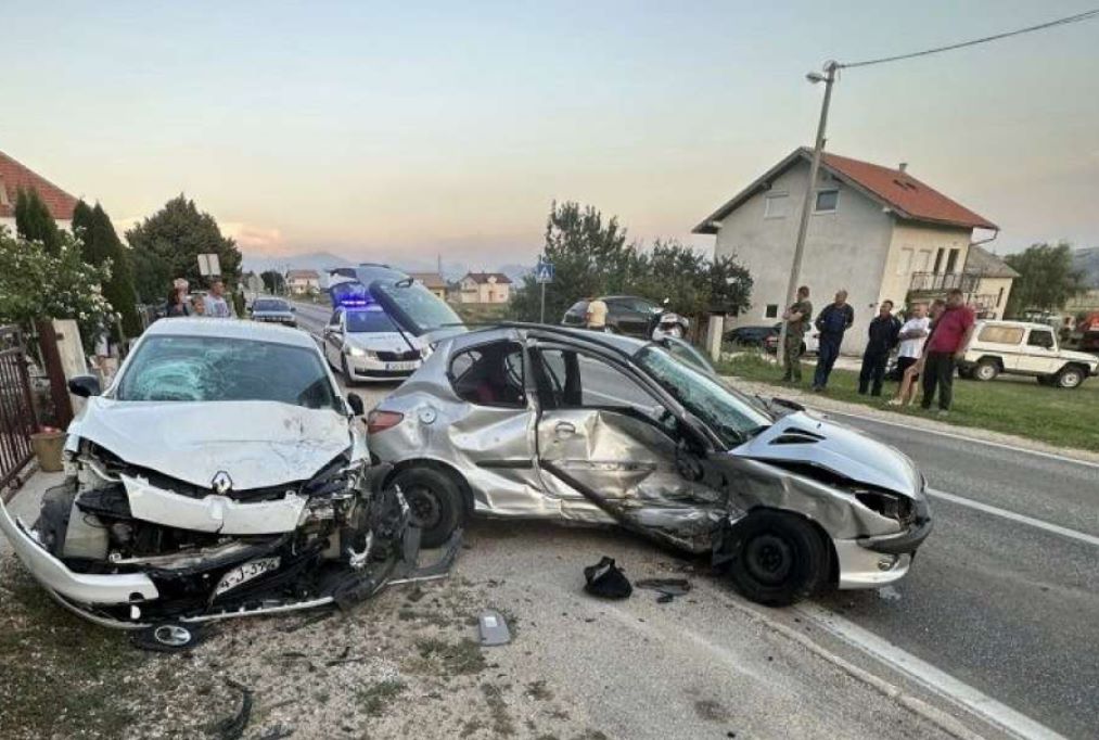 U saobraćajnoj nezgodi kod Zenice povrijeđene 4 osobe, na gradilištu autoputa kod Žepča teško povrijeđen radnik