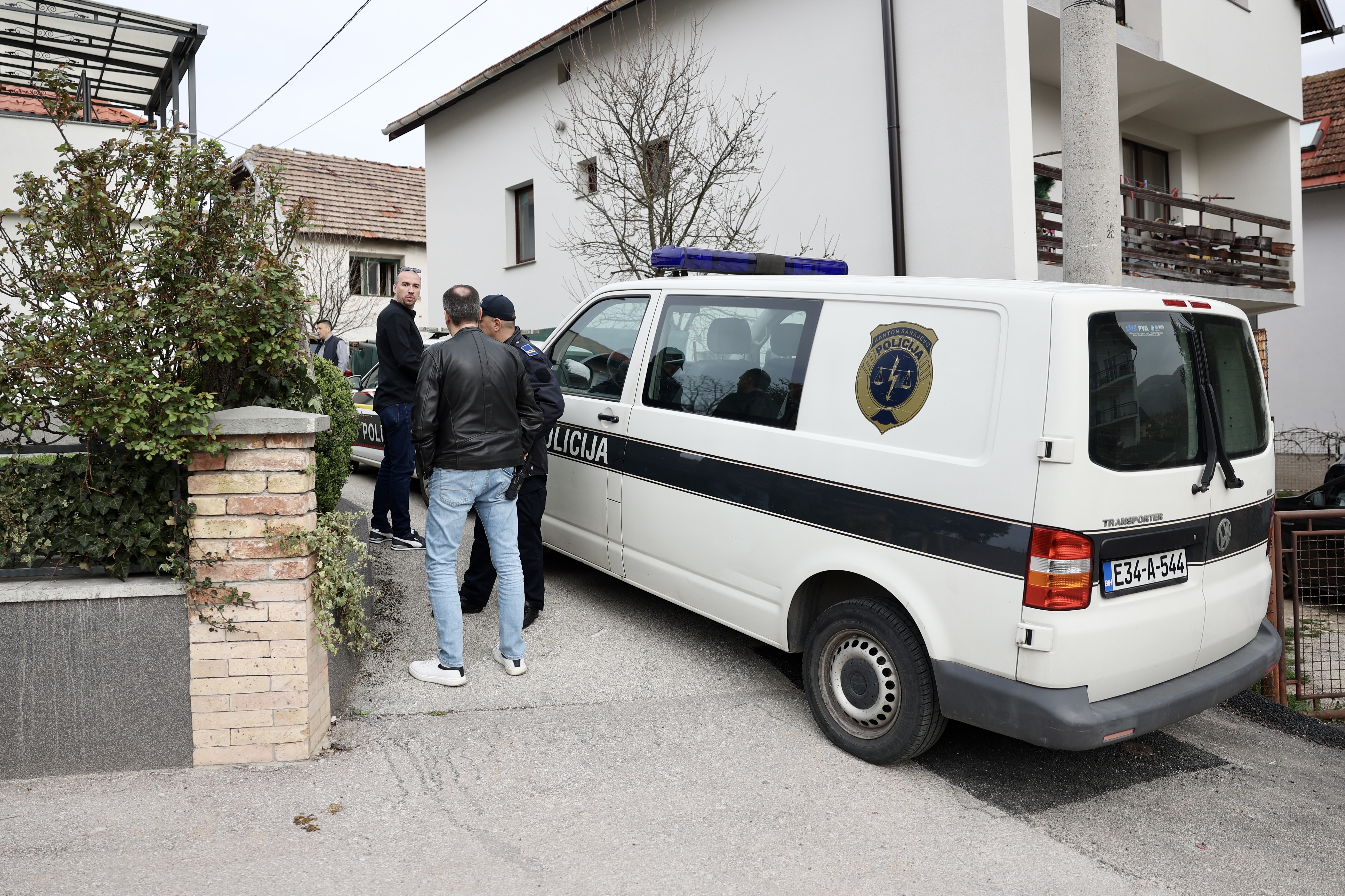 U Sarajevu uhapšene dvije osobe zbog sumnje da su bacile bombu na kuću Irfana Čengića