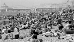 Sprovedeno istraživanje: Zašto su na starim fotografijama s plaže svi mršavi? Jesu li svi bili vitki!?