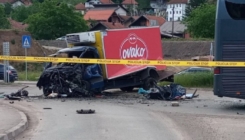 U sudaru kamiona i autobusa u Nemili kod Zenice poginuo vozač iz Kaknja