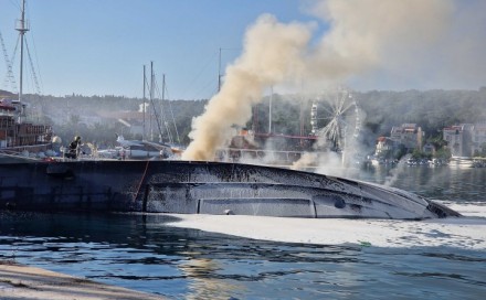 Hercegovački biznismen kupio vatrogascima novu opremu i dao donaciju nakon požara na jahti